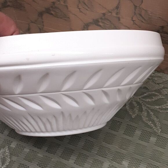 VINTAGE INDIANA GLASS White Milk Glass Laurel large Serving Bowl farmhouse MCM - Picture 2 of 6